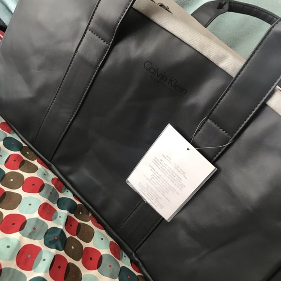NWT Calvin Klein Two Tone Gray Duffle Bag - Picture 2 of 12